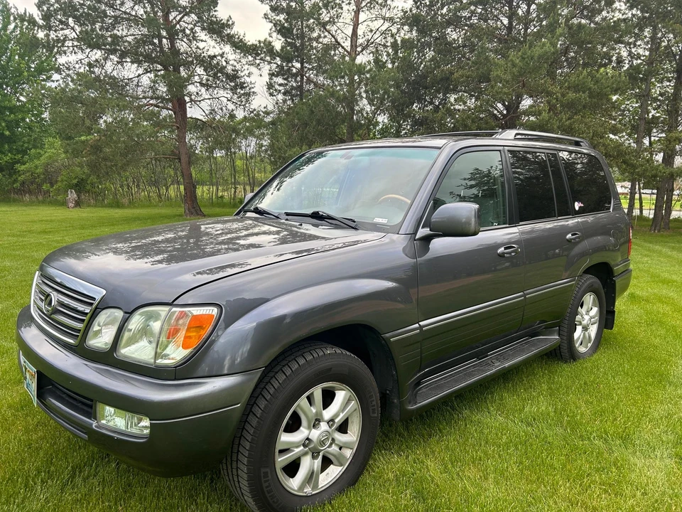 2004 Lexus LX 2nd Gen - Image 2 of 31