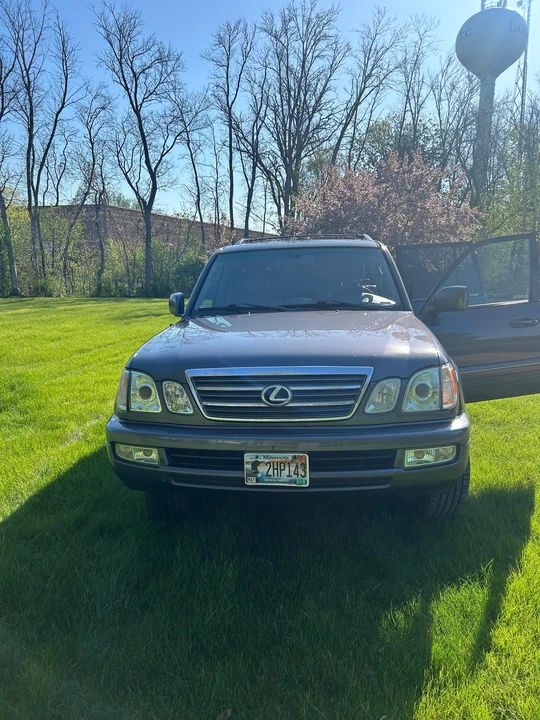 2004 Lexus LX 2nd Gen - Image 15 of 31