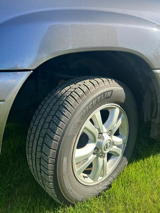 2004 Lexus LX 2nd Gen - Image 28 of 31
