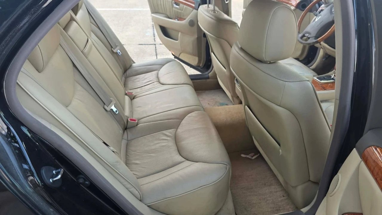 2004 Lexus - Image 14 of 20