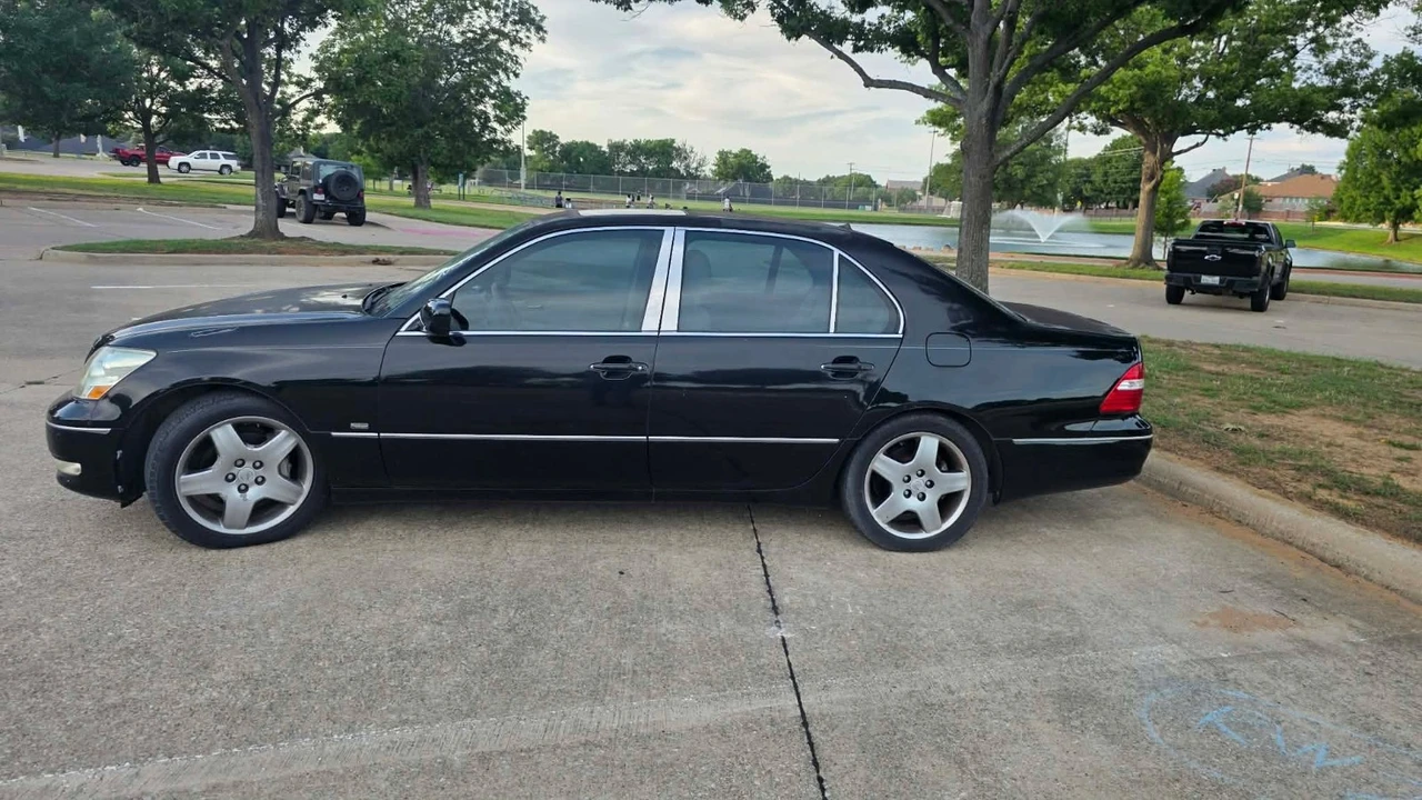 2004 Lexus - Image 9 of 20