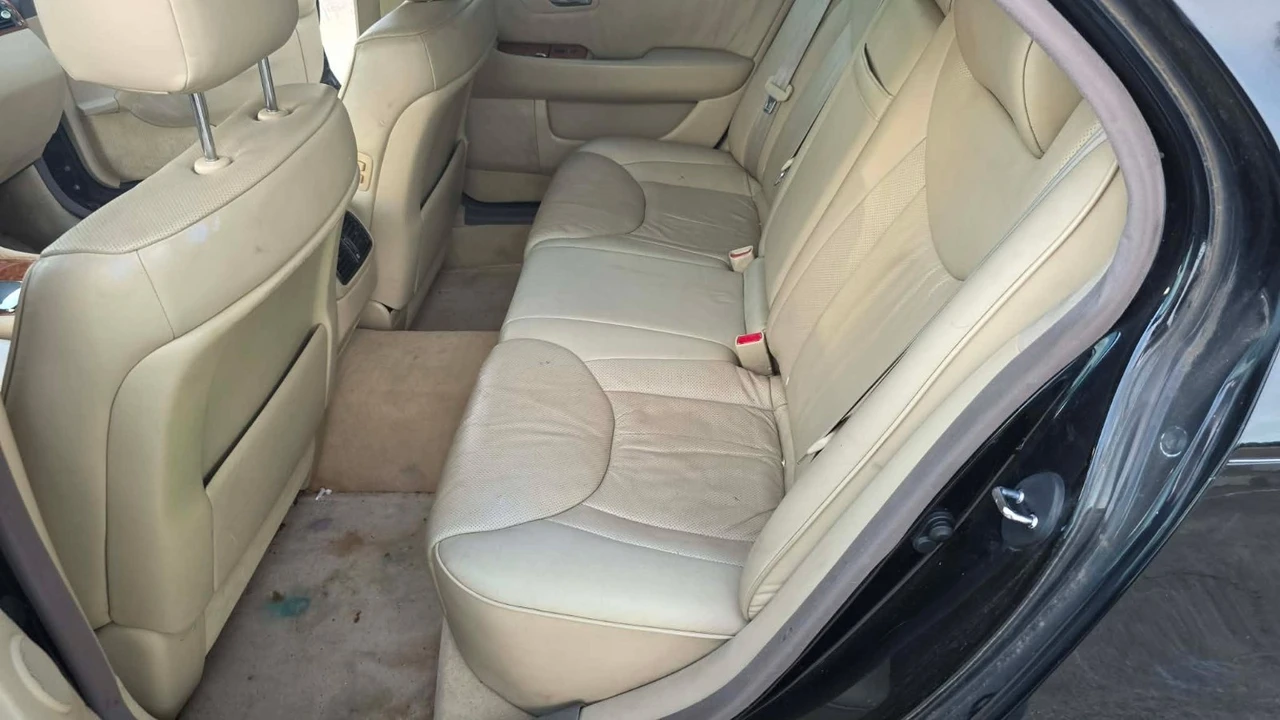 2004 Lexus - Image 13 of 20