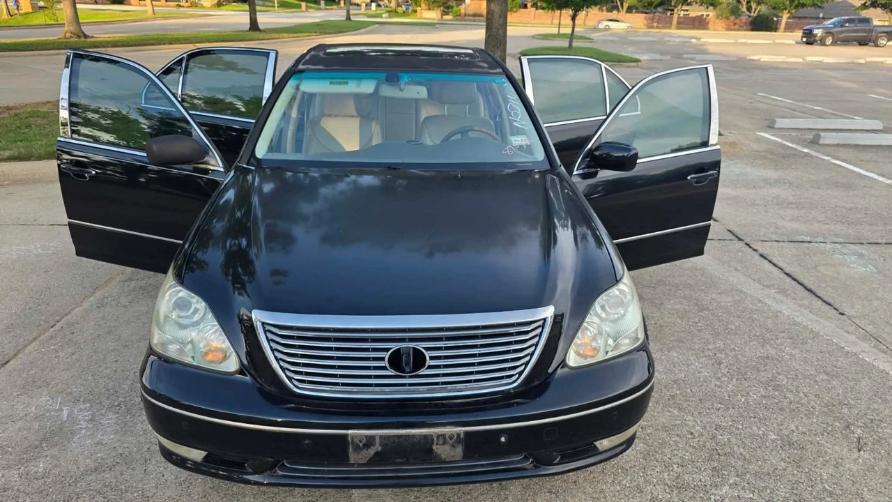 2004 Lexus - Image 10 of 20