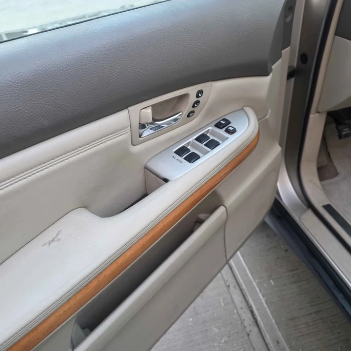 2004 Lexus RX 2nd Gen - Image 5 of 14