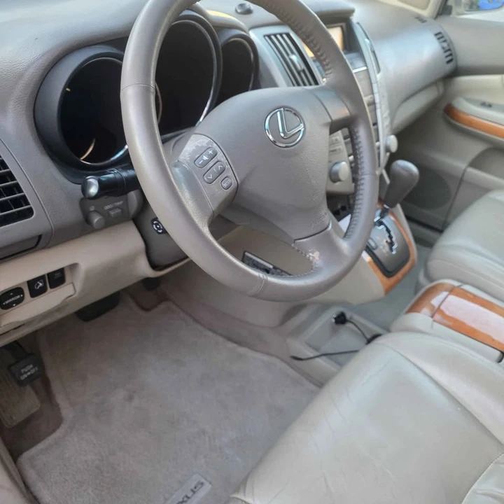 2004 Lexus RX 2nd Gen - Image 4 of 14