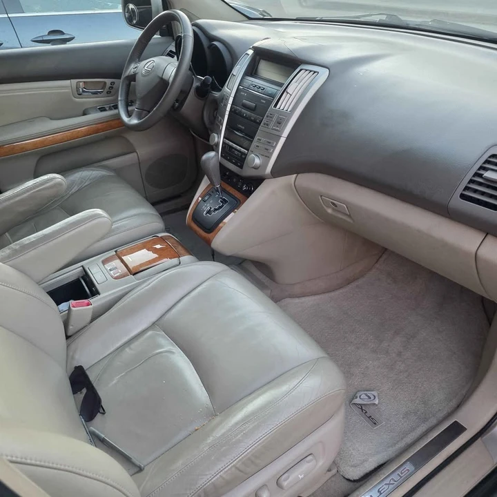 2004 Lexus RX 2nd Gen - Image 7 of 14