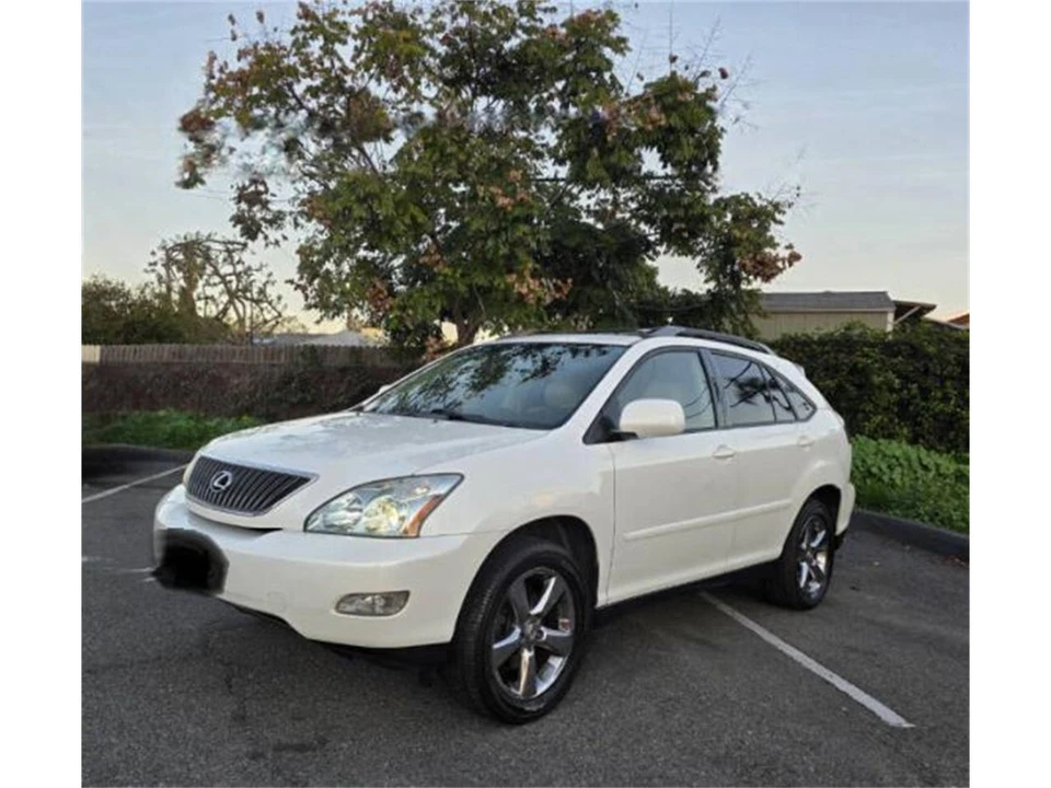 2004 Lexus RX 2nd Gen - Image 2 of 15