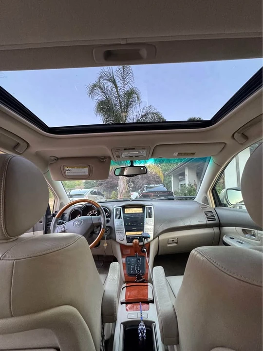 2004 Lexus RX 2nd Gen - Image 13 of 15