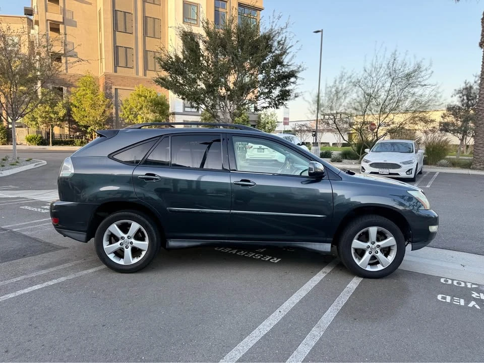 2004 Lexus RX 2nd Gen - Image 3 of 10