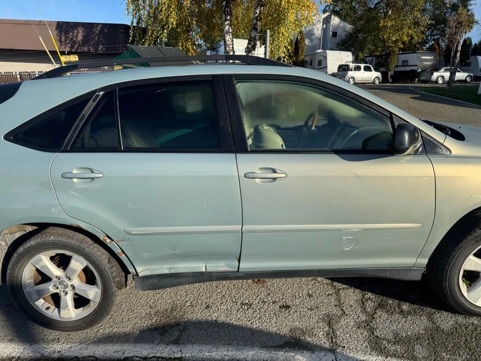 2004 Lexus RX 2nd Gen - Image 8 of 13