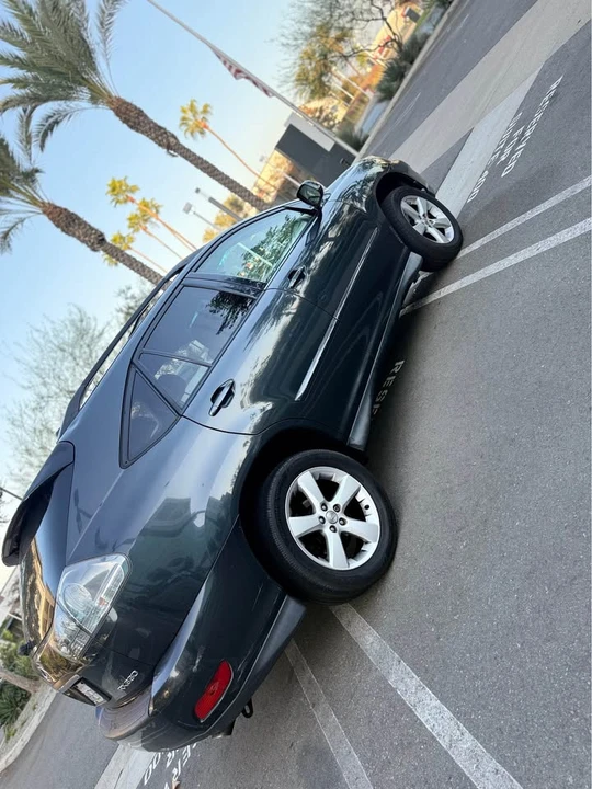 2004 Lexus RX 2nd Gen - Image 5 of 10