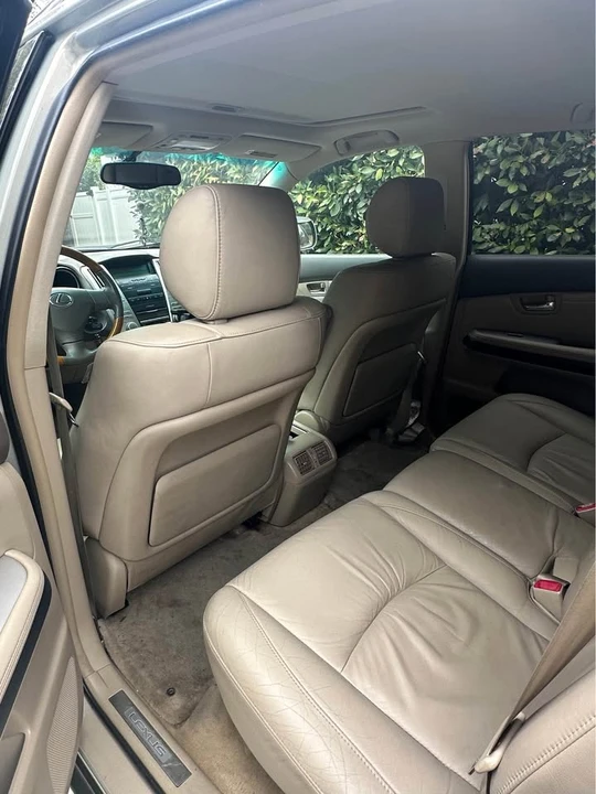 2004 Lexus RX 2nd Gen - Image 11 of 15