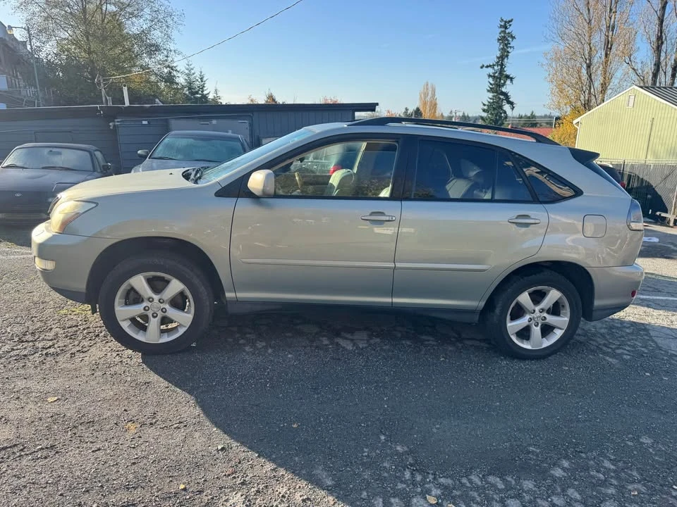 2004 Lexus RX 2nd Gen - Image 3 of 13