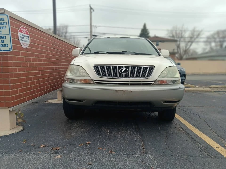 2004 Lexus RX 2nd Gen - Image 2 of 11