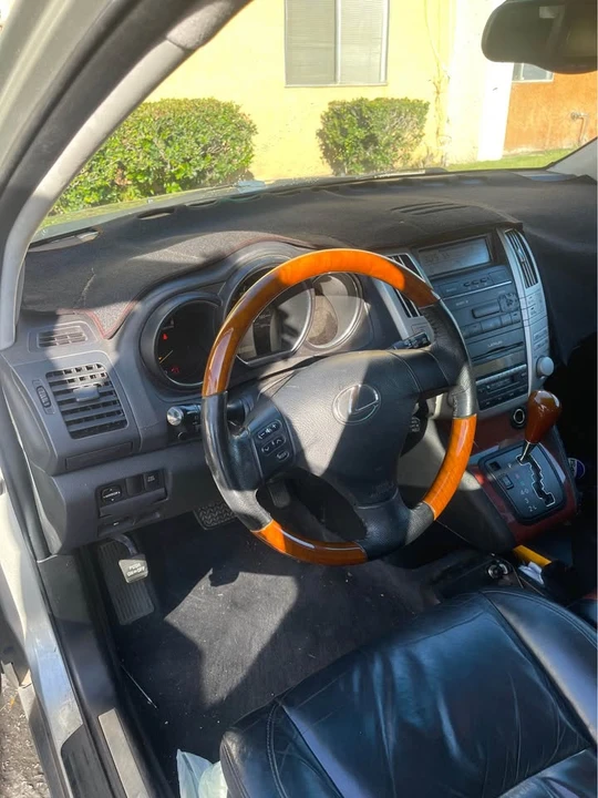 2004 Lexus RX 2nd Gen - Image 6 of 10