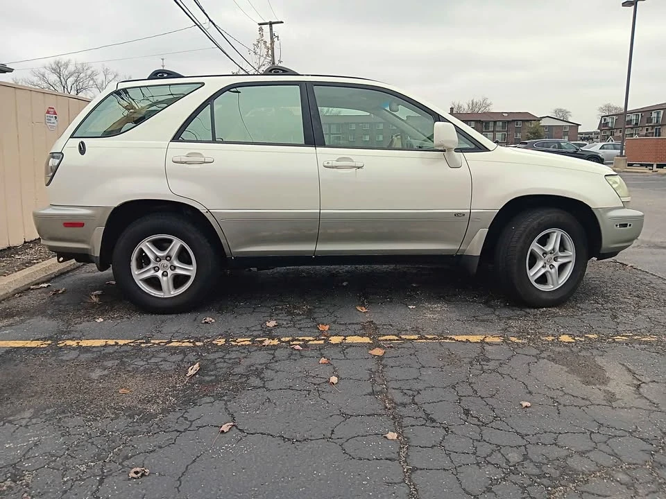 2004 Lexus RX 2nd Gen - Image 7 of 11