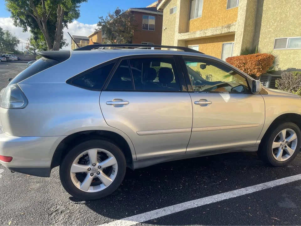 2004 Lexus RX 2nd Gen - Image 3 of 10