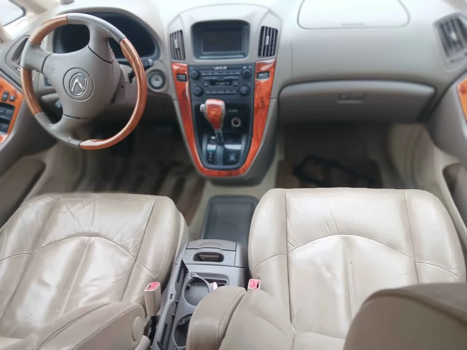 2004 Lexus RX 2nd Gen - Image 8 of 11