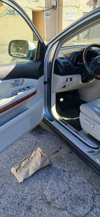 2004 Lexus RX 2nd Gen - Image 2 of 8