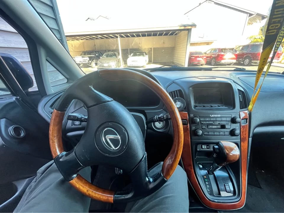 2004 Lexus RX 2nd Gen - Image 6 of 12