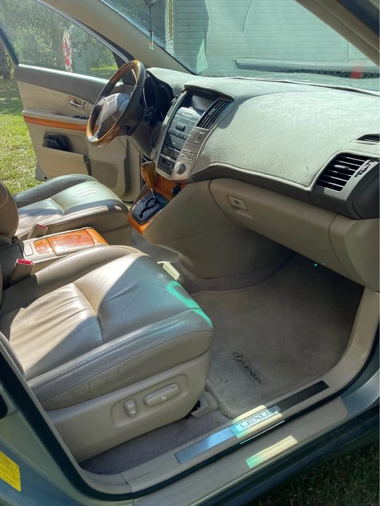 2004 Lexus RX 2nd Gen - Image 12 of 13
