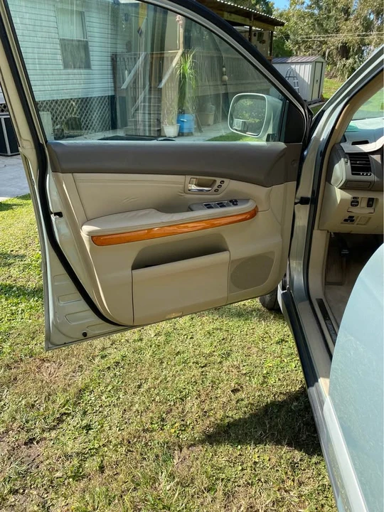 2004 Lexus RX 2nd Gen - Image 3 of 13