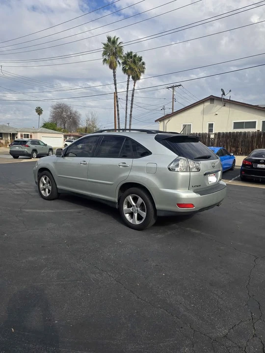 2004 Lexus RX 2nd Gen - Image 4 of 10