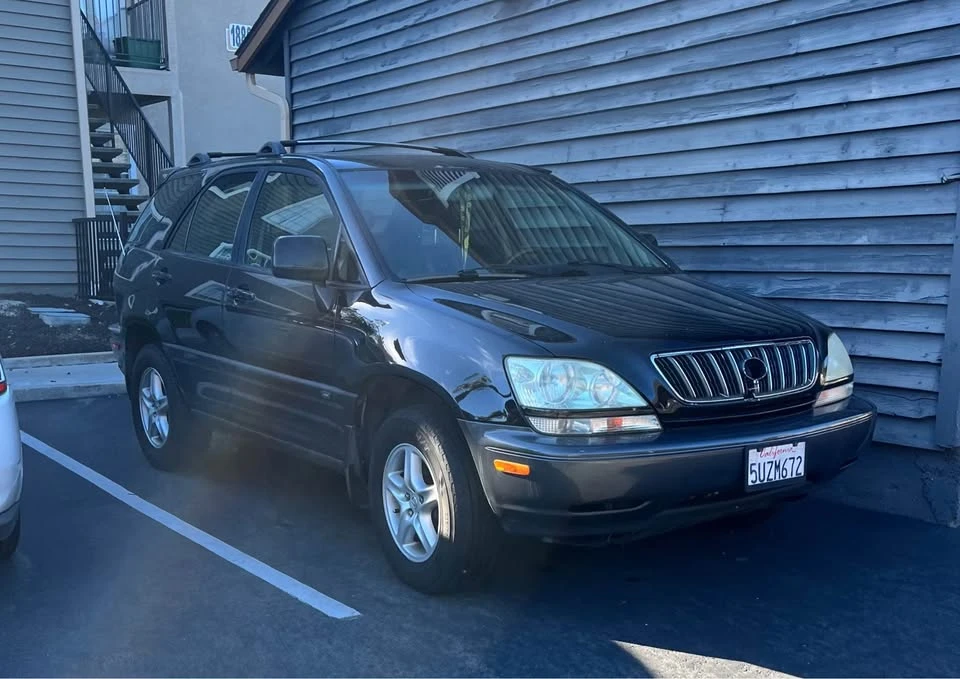 2004 Lexus RX 2nd Gen - Image 2 of 12