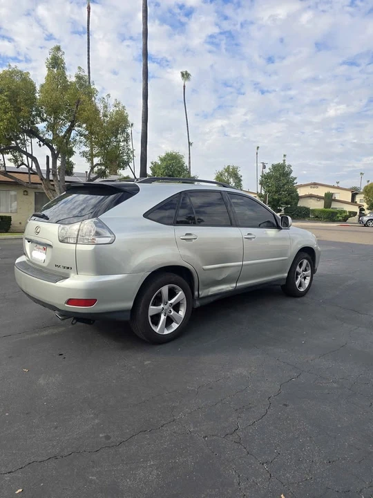 2004 Lexus RX 2nd Gen - Image 5 of 10