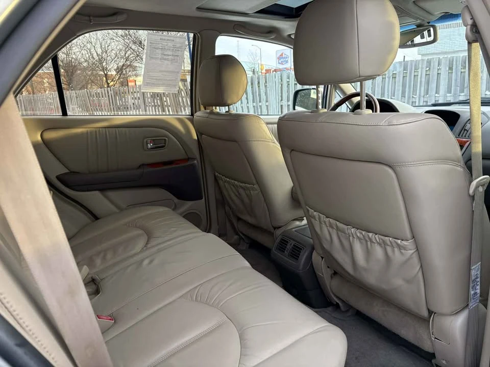 2004 Lexus RX 2nd Gen - Image 4 of 7