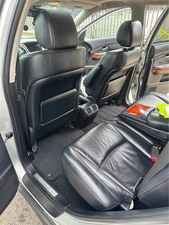 2004 Lexus RX 2nd Gen - Image 4 of 7