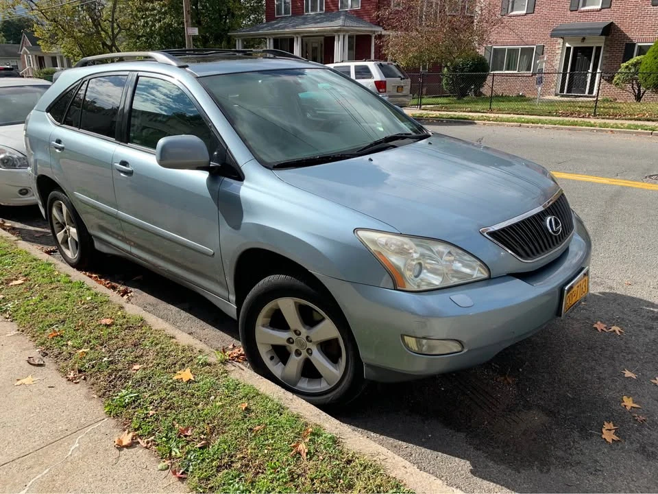 2004 Lexus RX 2nd Gen - Image 8 of 9