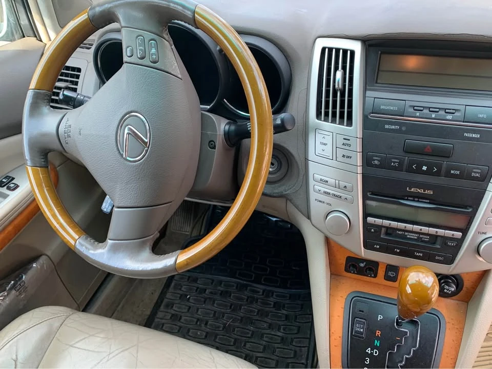2004 Lexus RX 2nd Gen - Image 2 of 9