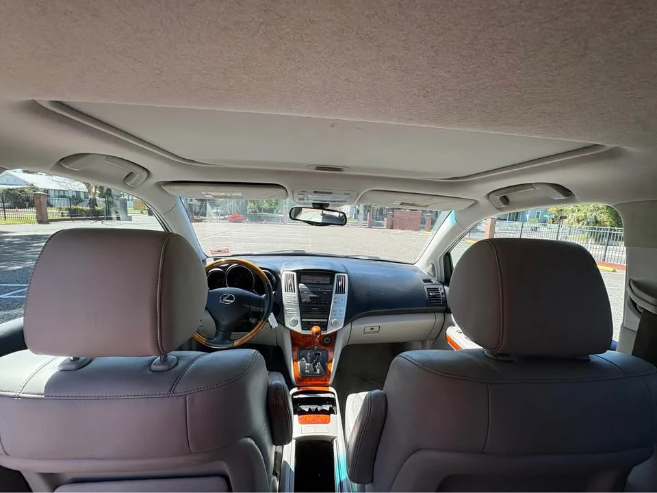 2004 Lexus RX 2nd Gen - Image 13 of 19