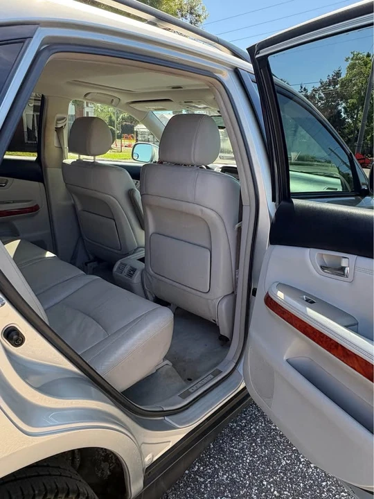 2004 Lexus RX 2nd Gen - Image 16 of 19