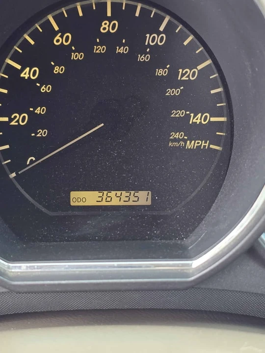 2004 Lexus RX 2nd Gen - Image 7 of 10
