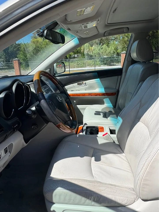 2004 Lexus RX 2nd Gen - Image 8 of 19