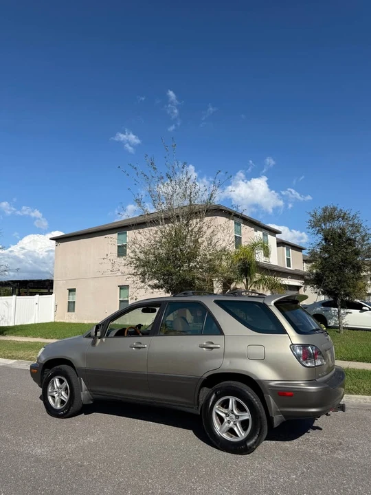 2004 Lexus RX 2nd Gen - Image 3 of 11