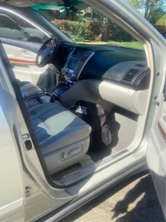 2004 Lexus RX 2nd Gen - Image 4 of 9