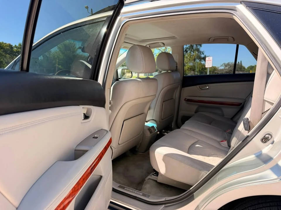 2004 Lexus RX 2nd Gen - Image 16 of 18