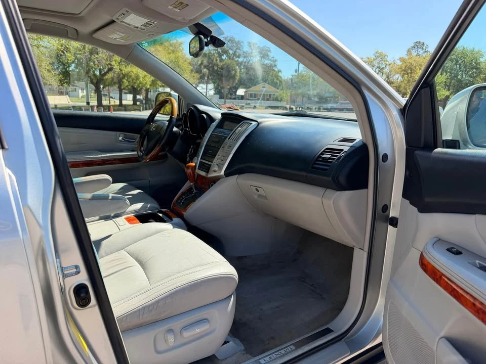 2004 Lexus RX 2nd Gen - Image 3 of 18