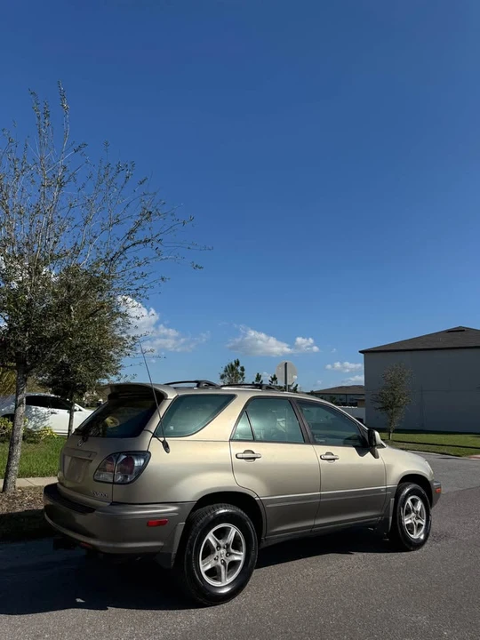 2004 Lexus RX 2nd Gen - Image 6 of 11