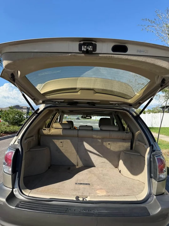 2004 Lexus RX 2nd Gen - Image 10 of 14