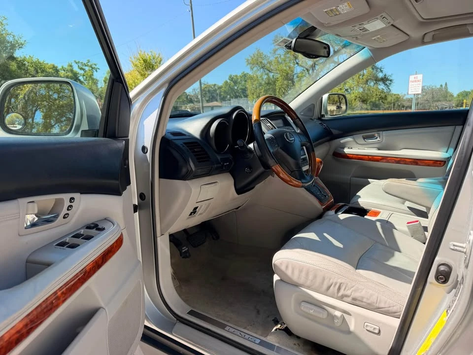 2004 Lexus RX 2nd Gen - Image 11 of 18
