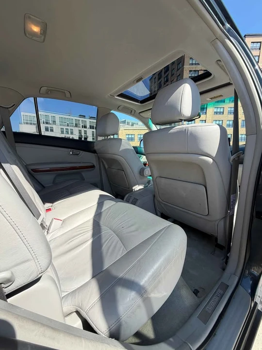 2004 Lexus RX 2nd Gen - Image 9 of 13