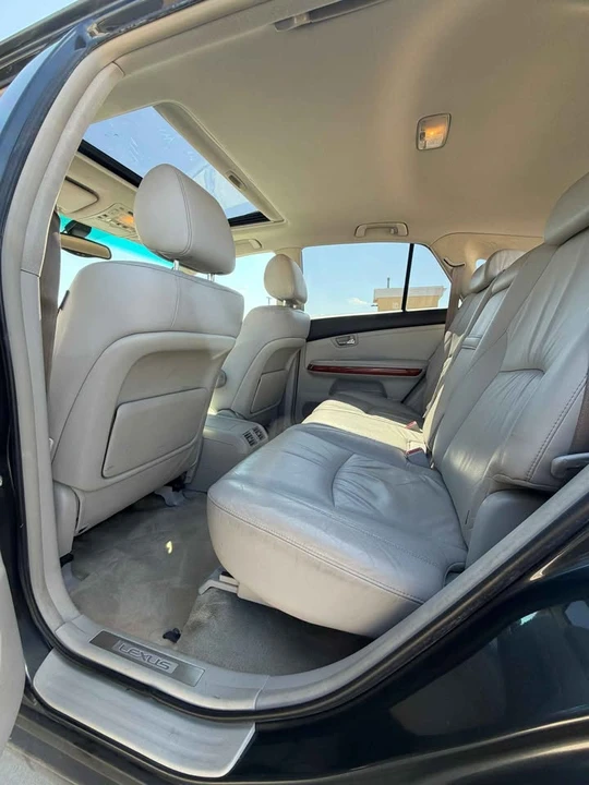2004 Lexus RX 2nd Gen - Image 11 of 13