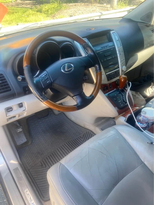 2004 Lexus RX 2nd Gen - Image 7 of 9