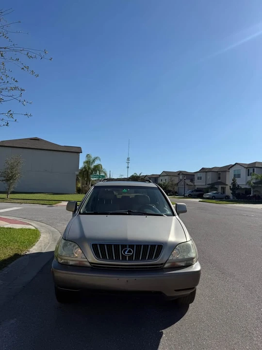 2004 Lexus RX 2nd Gen - Image 2 of 10