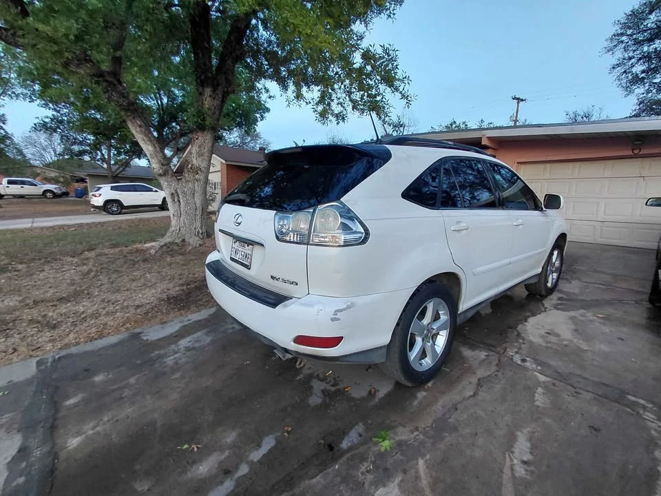 2004 Lexus RX 2nd Gen - Image 6 of 10