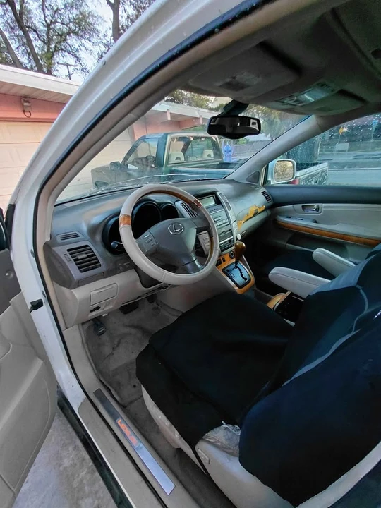 2004 Lexus RX 2nd Gen - Image 9 of 10